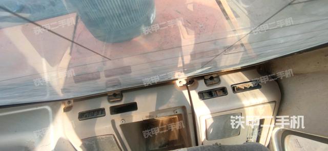 座椅左側(cè)控制臺/音響/含左手柄（駕駛室部分）