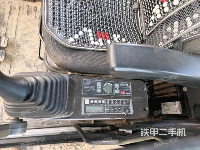 座椅左側(cè)控制臺(tái)/音響/含左手柄（駕駛室部分）