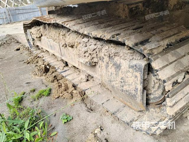 左側(cè)履帶整體?(行走機(jī)構(gòu)) 左側(cè)履帶整體?(行走機(jī)構(gòu))