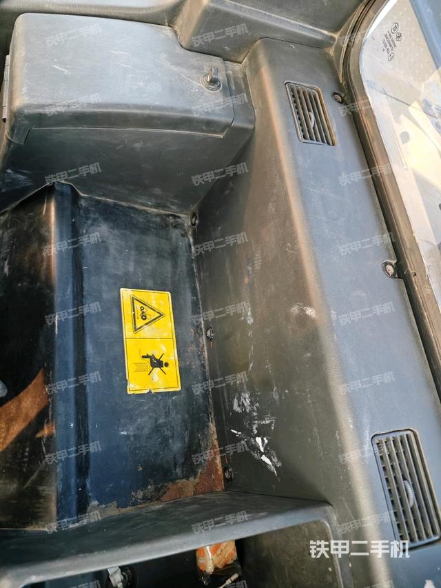 座椅后部（駕駛室部分）