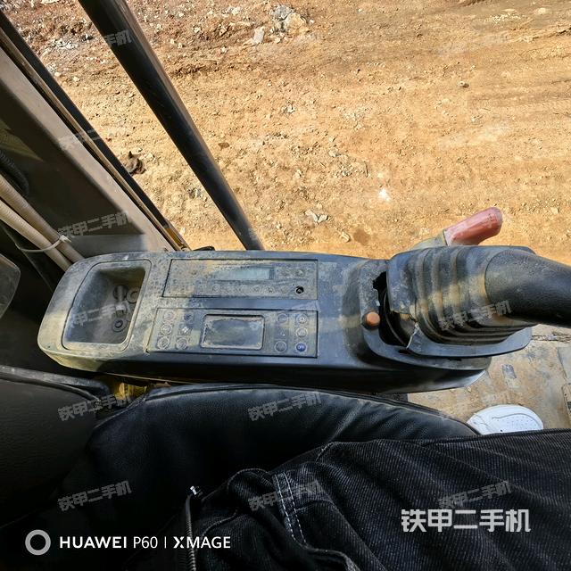 座椅右側(cè)控制臺(tái)/鑰匙門/油門/含右手柄(駕駛室部分) 座椅右側(cè)控制臺(tái)/鑰匙門/油門/含右手柄(駕駛室部分)