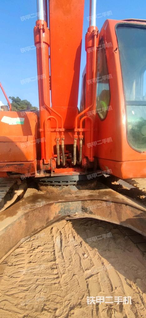 大臂油缸整體?豎拍（工作和回轉(zhuǎn)裝置）