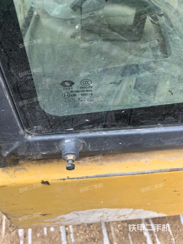 后窗玻璃角標(biāo)（駕駛室部分）