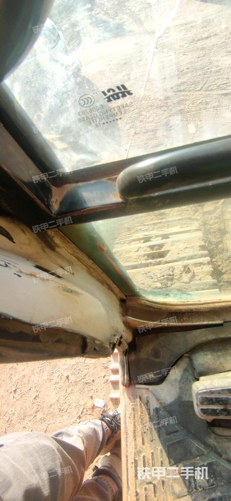 座椅右側(cè)控制臺/鑰匙門/油門/含右手柄（駕駛室部分）