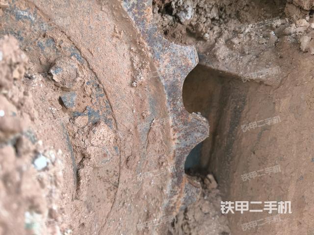 左側(cè)行走馬達(dá)蓋板（行走機(jī)構(gòu)）