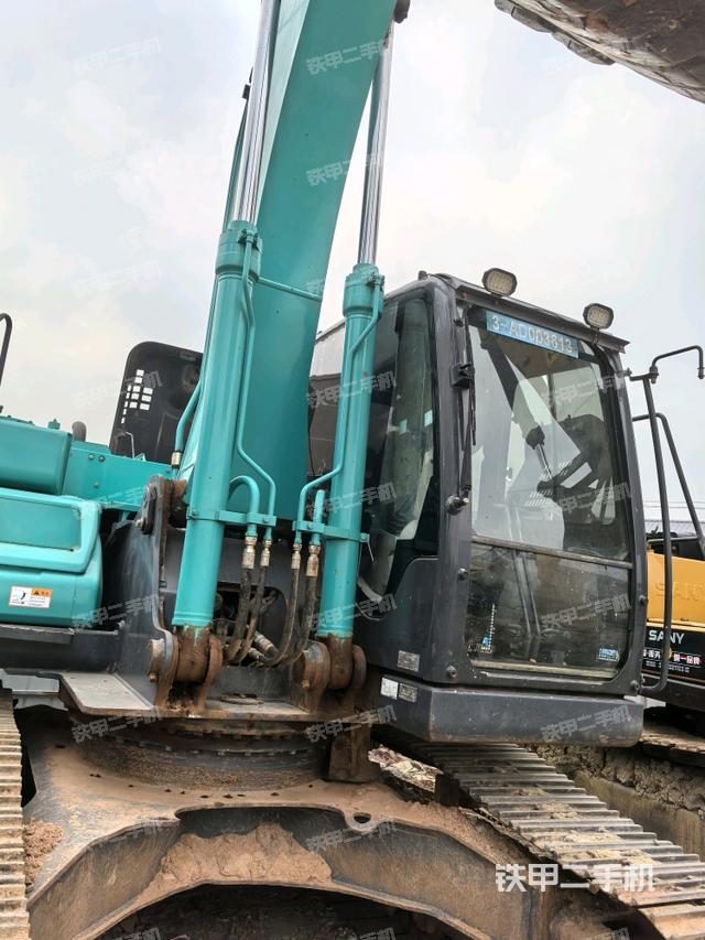 大臂油缸整體?豎拍(工作和回轉(zhuǎn)裝置) 大臂油缸整體?豎拍(工作和回轉(zhuǎn)裝置)