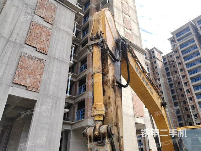 小臂整體左后(工作和回轉(zhuǎn)裝置) 小臂整體左后(工作和回轉(zhuǎn)裝置)