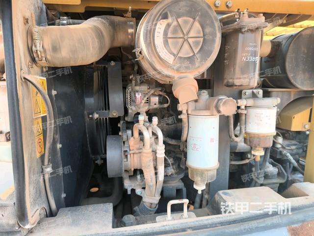 發(fā)動(dòng)機(jī)室（上車部件）