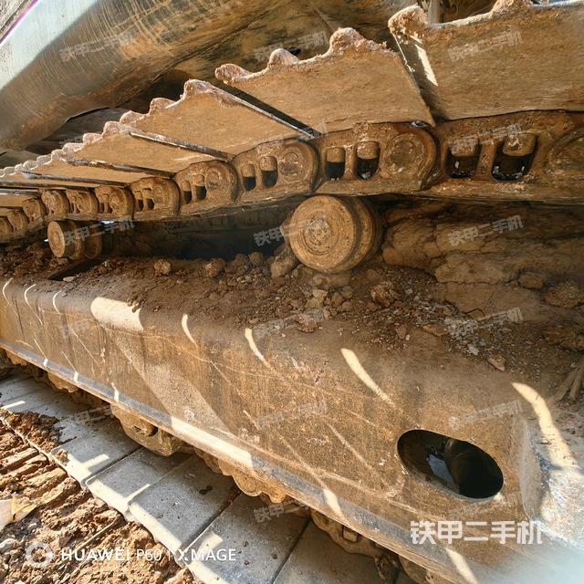 右側(cè)履帶整體(行走機(jī)構(gòu)) 右側(cè)履帶整體(行走機(jī)構(gòu))