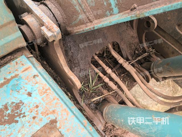 大臂根部?斜視(工作和回轉(zhuǎn)裝置) 大臂根部?斜視(工作和回轉(zhuǎn)裝置)