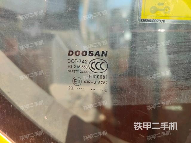 后窗玻璃角標(biāo)(駕駛室部分) 后窗玻璃角標(biāo)(駕駛室部分)