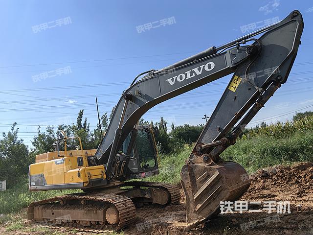 沃尔沃EC250D挖掘机