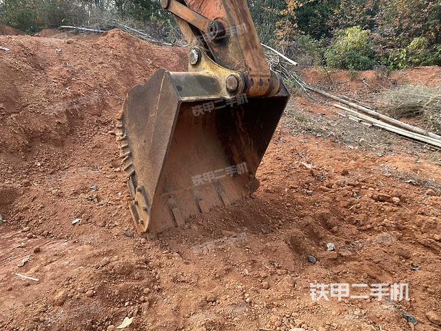 鏟斗右后整體（工作和回轉(zhuǎn)裝置）