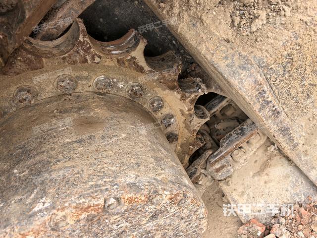 左驅(qū)動輪（行走機(jī)構(gòu)）