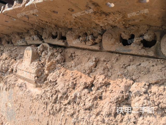 左側(cè)履帶整體?（行走機(jī)構(gòu)）