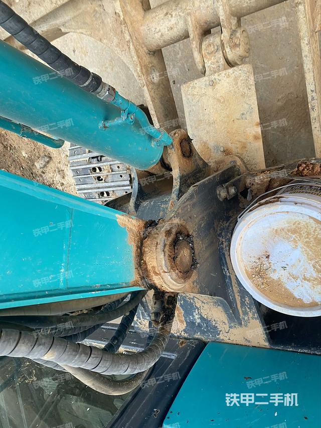 大臂根部?斜（工作和回轉(zhuǎn)裝置）