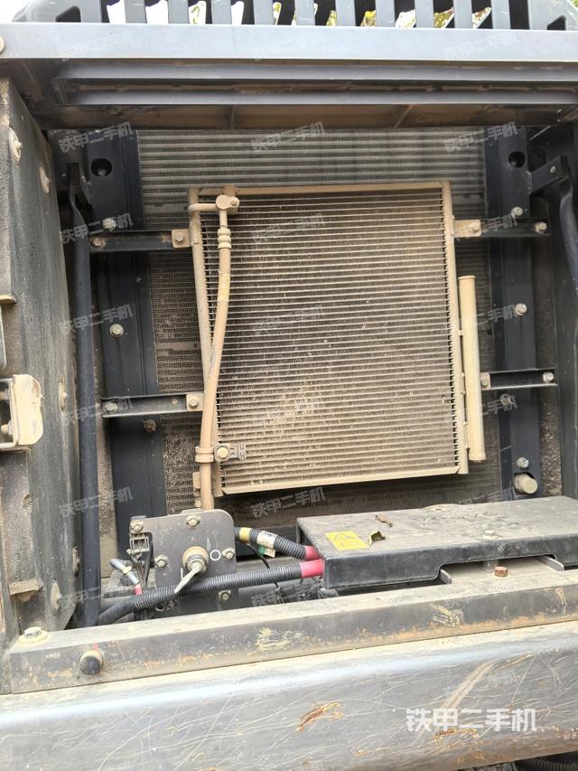 散熱器正面（大件艙室）