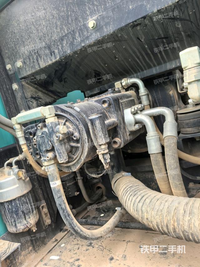 液壓泵斜45?左(大件艙室) 液壓泵斜45?左(大件艙室)