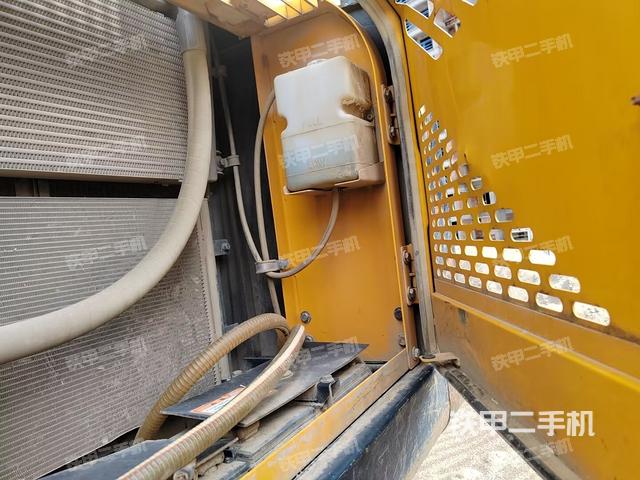 散熱器正面(大件艙室) 散熱器正面(大件艙室)