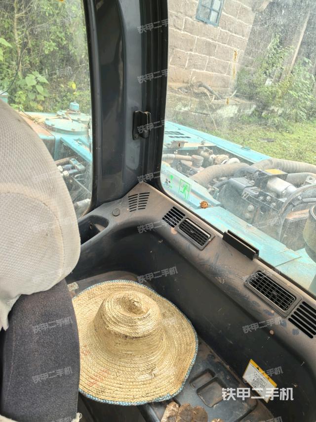 后窗玻璃角標(biāo)(駕駛室部分) 后窗玻璃角標(biāo)(駕駛室部分)