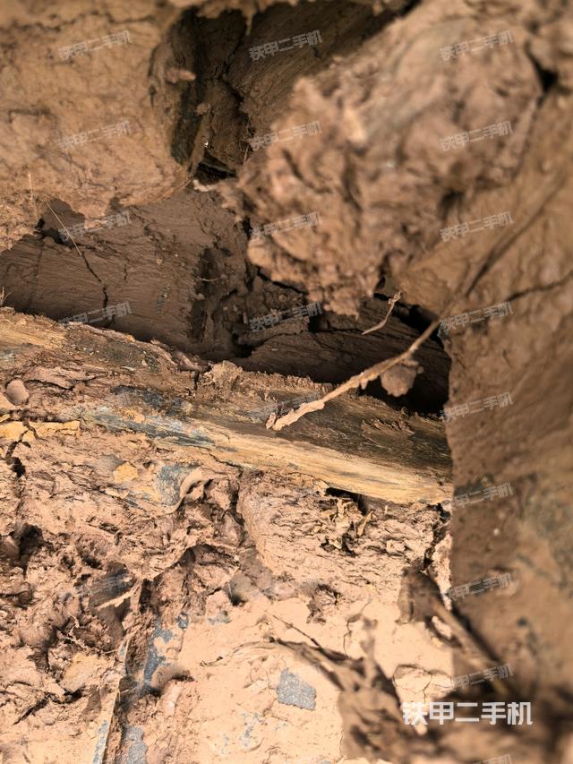 左側(cè)履帶整體?(行走機(jī)構(gòu)) 左側(cè)履帶整體?(行走機(jī)構(gòu))