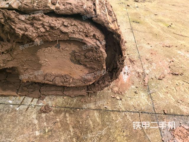 右側(cè)履帶整體(行走機(jī)構(gòu)) 右側(cè)履帶整體(行走機(jī)構(gòu))