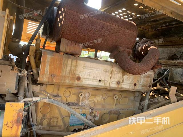 发动机右侧（整机外观及大件）