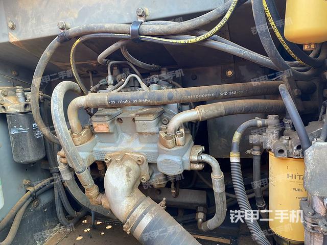 液壓泵斜45?右（大件艙室）