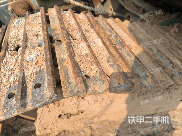 左驅(qū)動(dòng)輪（行走機(jī)構(gòu)）