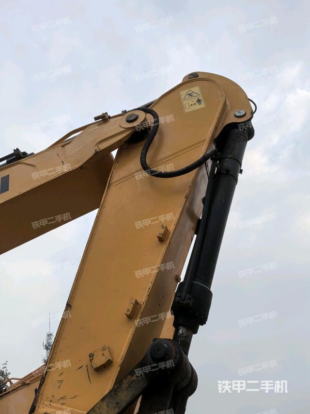 小臂整體左后（工作和回轉(zhuǎn)裝置）