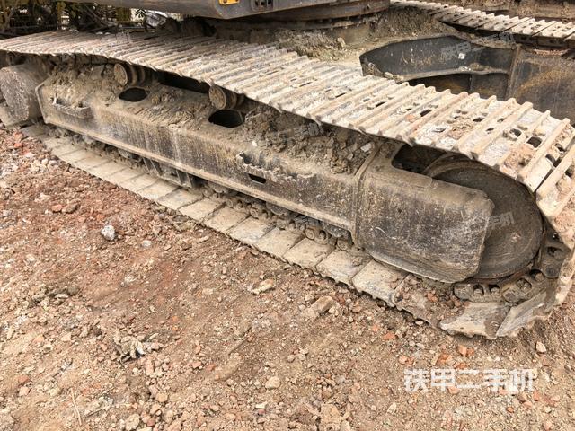 左側(cè)履帶整體?（行走機(jī)構(gòu)）