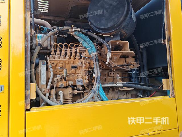 發(fā)動(dòng)機(jī)右側(cè)(整機(jī)外觀及大件) 發(fā)動(dòng)機(jī)右側(cè)(整機(jī)外觀及大件)