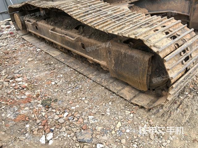 右側(cè)履帶整體(行走機(jī)構(gòu)) 右側(cè)履帶整體(行走機(jī)構(gòu))