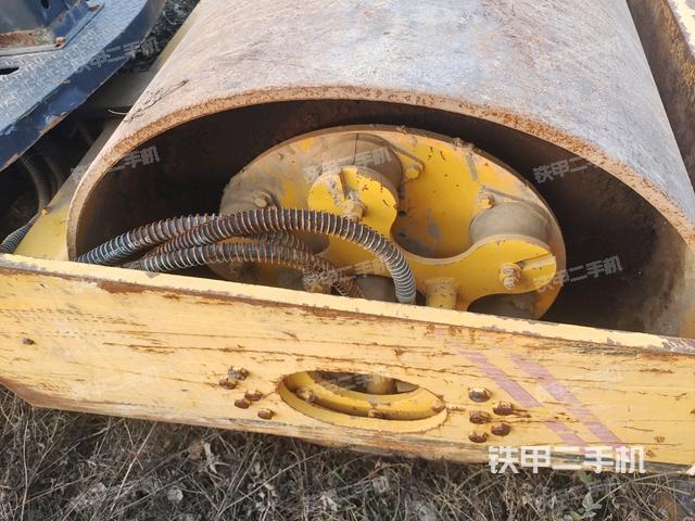 前車架正右側(cè)（壓路機(jī)前后車架）