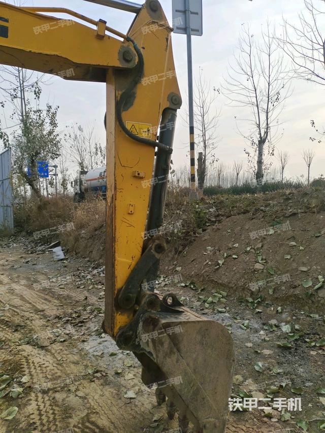 鏟斗右后整體（工作和回轉(zhuǎn)裝置）