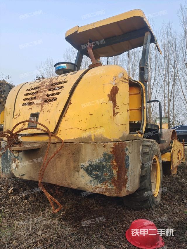 右后45°（壓路機(jī)整機(jī)外觀）