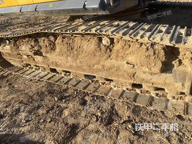 單側(cè)履帶整體（整機(jī)外觀）