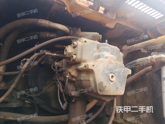 液壓泵斜45?右（大件艙室）