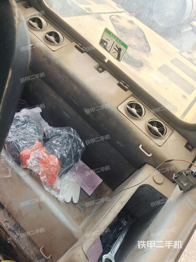 座椅后部（駕駛室部分）