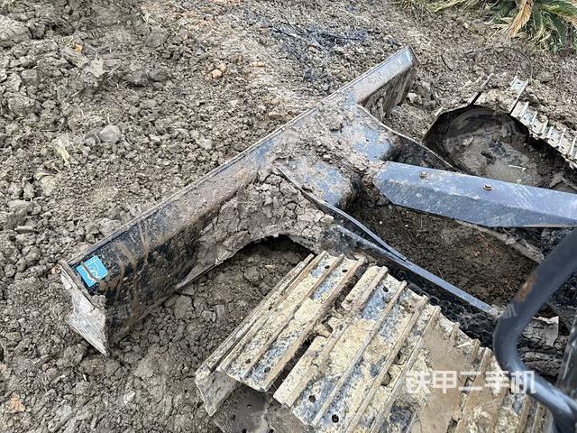 大臂根部?斜（工作和回轉(zhuǎn)裝置）