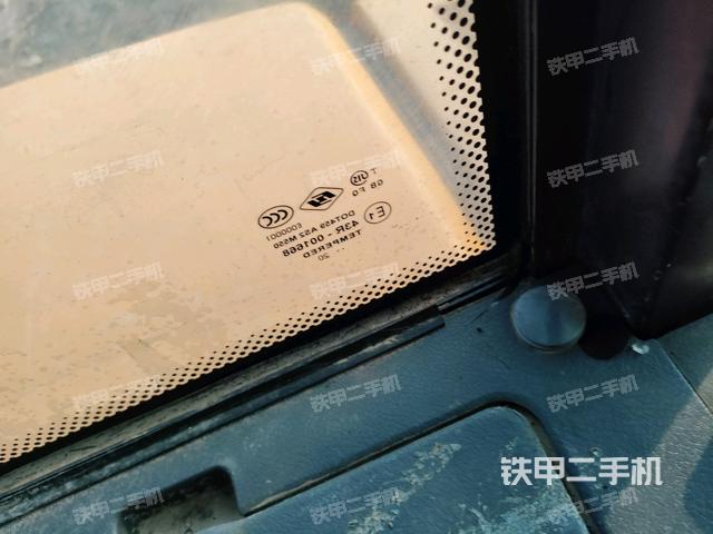 后窗玻璃角標(biāo)（駕駛室部分）