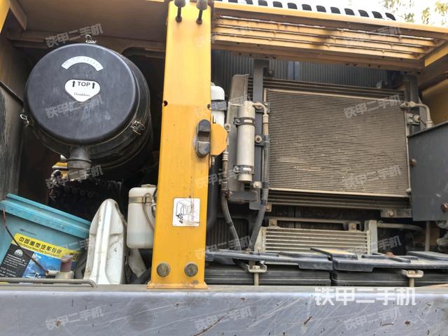 散熱器正面(大件艙室) 散熱器正面(大件艙室)