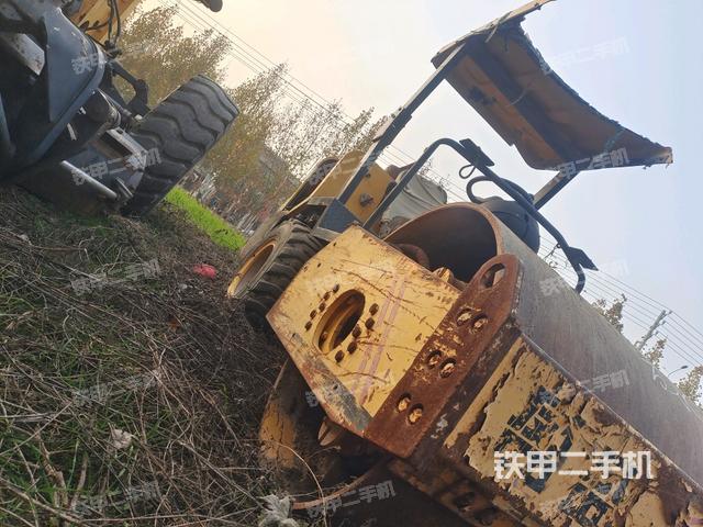 右前45°（壓路機(jī)整機(jī)外觀）