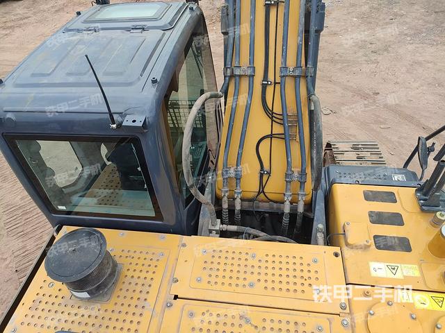 駕駛室頂部（整機(jī)外觀）