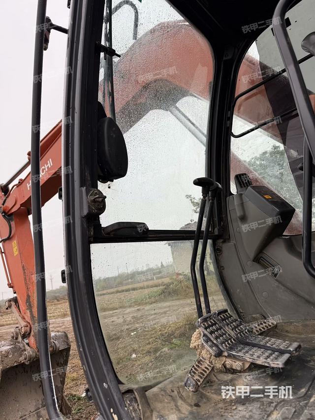 座椅左側(cè)控制臺/音響/含左手柄（駕駛室部分）