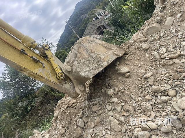 小臂整體左后（工作和回轉(zhuǎn)裝置）