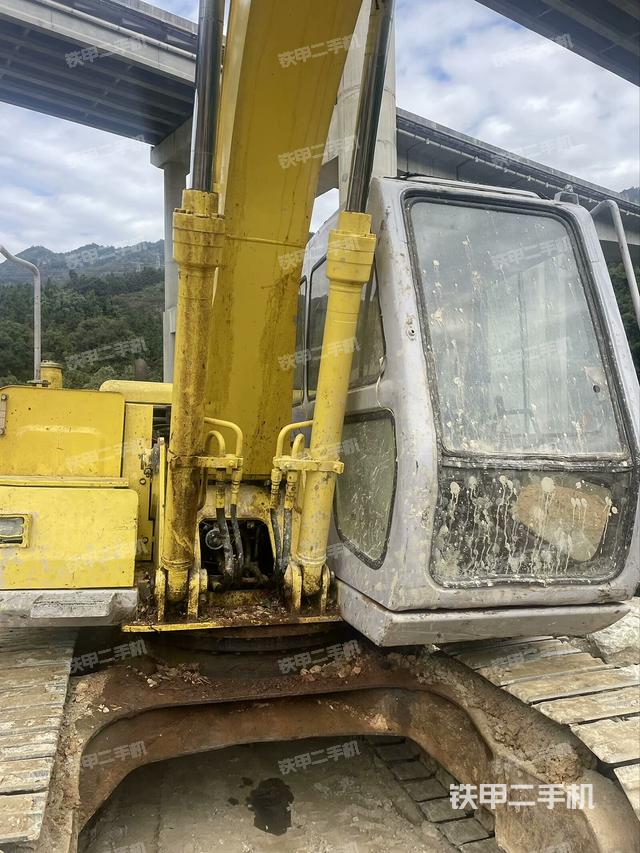 鏟斗右后整體（工作和回轉(zhuǎn)裝置）