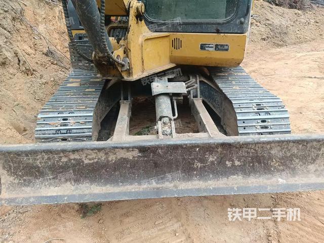 鏟斗45度(工作和回轉(zhuǎn)裝置) 鏟斗45度(工作和回轉(zhuǎn)裝置)
