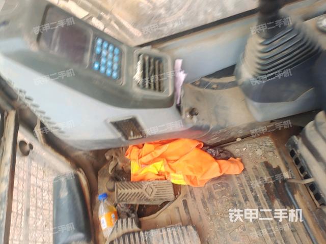 右側(cè)玻璃角標(biāo)（駕駛室部分）