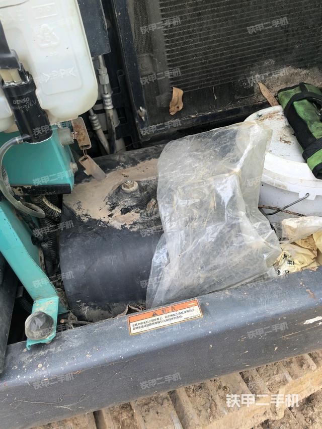 電瓶（大件艙室）